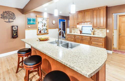 Family-Friendly Home with Furnish Patio in Crystal! - Foto 10