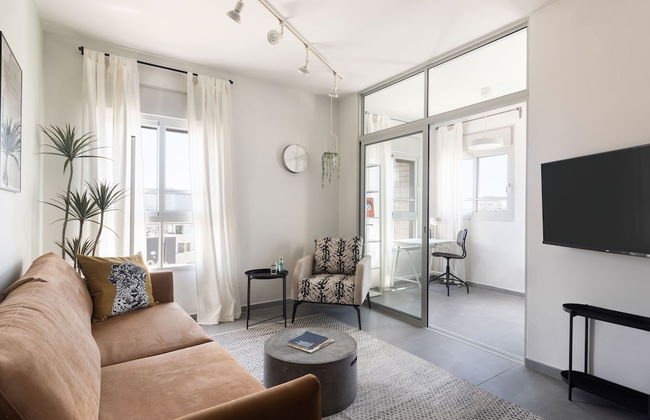 Bauhaus Boutique by TLV2rent - Photo 31