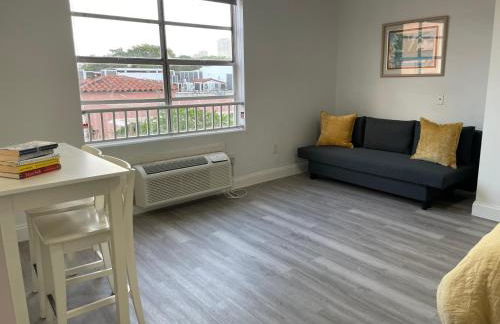 TROPICAL HAVEN POOL & 2BLOCKS TO BEACh - Foto 3