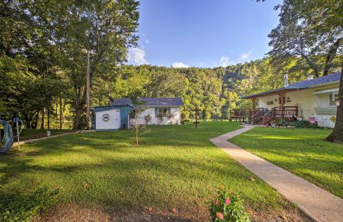 Cozy Waterfront Cottage with Deck on White River! - Foto 24