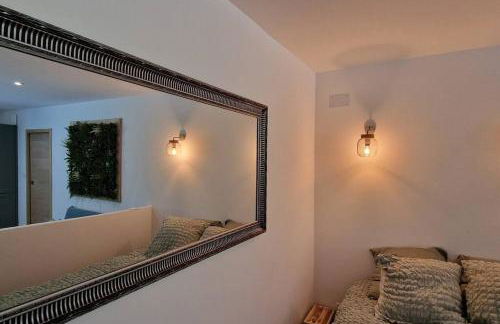 La Dame - Parking Privé GRATUIT Proche GE Alstom & Centre-Ville - Foto 10