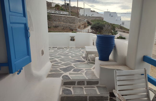 Ornos Beachside 2 Bd Stylish House - Photo 32