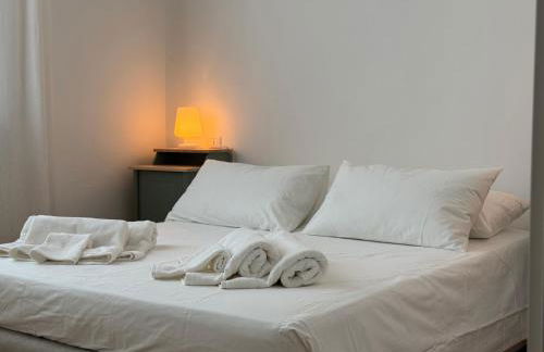 Comfort Stay Legnano - Appartamento di 85m2 con 2 bagni, Smart TV, WiFi ultra veloce e angolo lavoro, perfetto per visitare Milano in relax - Photo 4