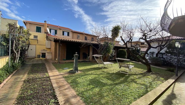 Apartment in Villa With Garden-rif Gioco - Foto 3, Habitación