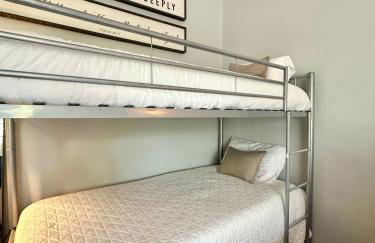 Villa Valbuena Palm Oasis In-Laws Quarters 4-Story Unit With Rooftop Retreat - Photo 30