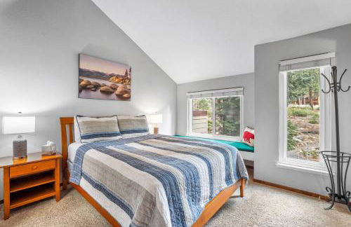 Alpine Escape: Tahoe Oasis Steps from Lake - Foto 2