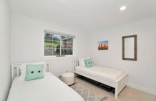 Lakefront Escape with Fire Pit and Views - Foto 16