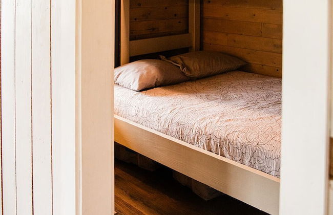 Portage Lakeside Cabins - Photo 28