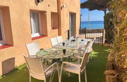 Apartamento con jardín a 11 metros de la playa. B1. - Foto 51