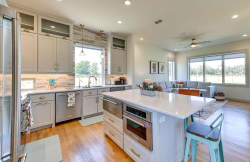 26-Acre Pilot Point Ranch Home with Pool and Mini Golf - Foto 7