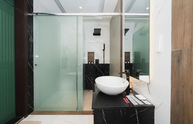 Royal Urban Resort - Photo 11