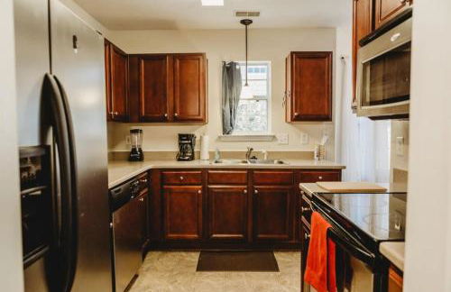 The Lucky Charm Sunny Screened Porch Near USC&Base - Foto 3