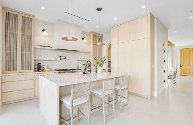 Villa Camellia - Charming 5 BR Home in the Heart of Studio City - Photo 18