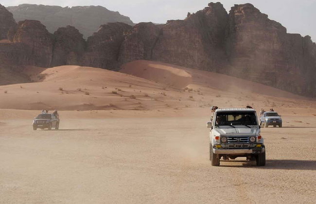 Tour de 4x4 pelo deserto de Wadi Rum - Foto 2