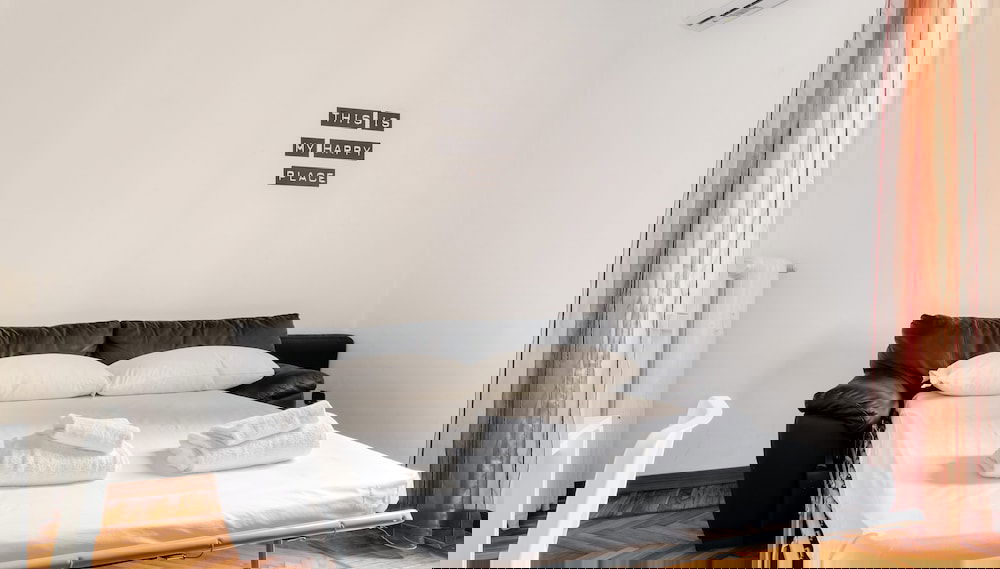 JOIVY Cosy flat near Montanelli Gardens - Foto 1, Habitación