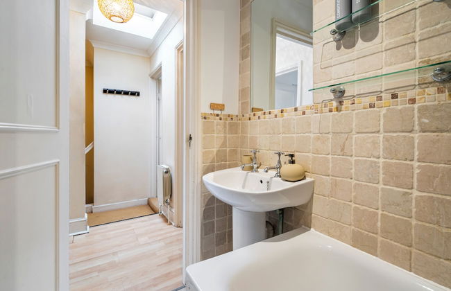 Charming London Apartment With 2 Bedrooms - Photo 27