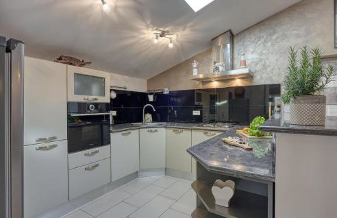 3 Bedroom Nice Apartment In Kanfanar - Photo 5