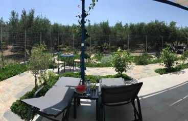 UTOPIA RESIDENCES Gaia House - Photo 2