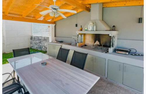 6 Bed Villa - Sleeps 15 - Pets - Pool - Jacuzzi - Foto 6
