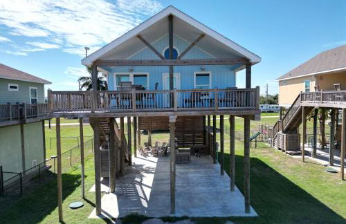 3BR Beach Retreat - Tiki Bar, Ocean Deck, Pet-Friendly & Sleeps 10 - Foto 7