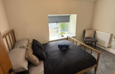 Modern 2 Bedroom Private Detached Cottage - Photo 6