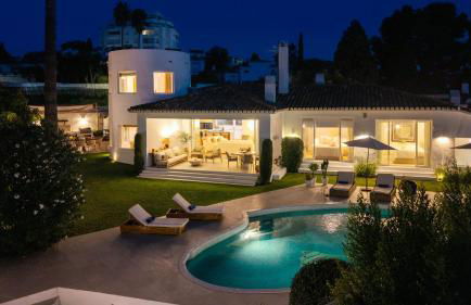 VACATION MARBELLA I Villa Moss, Golf-front, Swimming-pool, Minutes from the Marina and the Beach - Photo 43