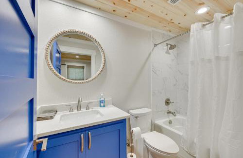 Riverfront Caddo Shack Home with Views and Fire Pit - Foto 21