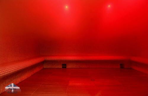 ARC 1600, LE RIDGE, Appartement 10 personnes Duplex Vue Montagne - ski aux pieds - Sauna, Hammam, Piscine, Salle de salle de sport-fitness - Foto 39