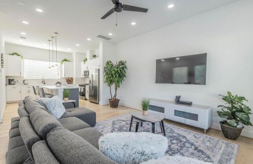 Your home away from home - Photo 1