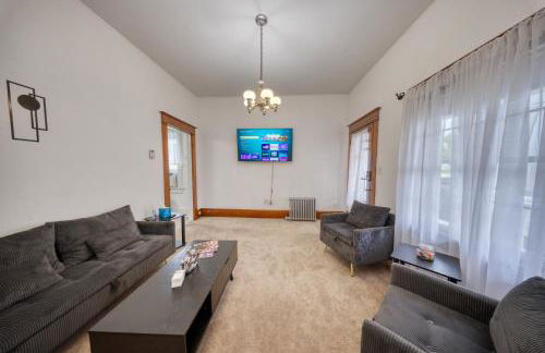 Charming 2-Bedroom, 1-Bath Getaway - Foto 1