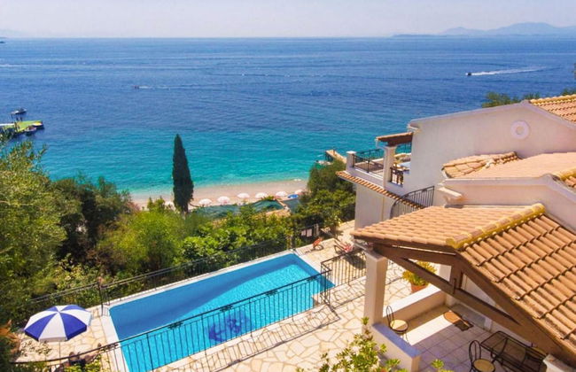 Villa Kerkyroula Large Private Pool Walk to Beach Sea Views A C Wifi Car Not Required - 1972 - Foto 1