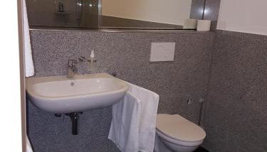 Wohnen im Souterrain einer Villa - Foto 2