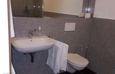 Wohnen im Souterrain einer Villa - Foto 2