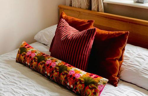 The Lake House, Woking - Photo 31