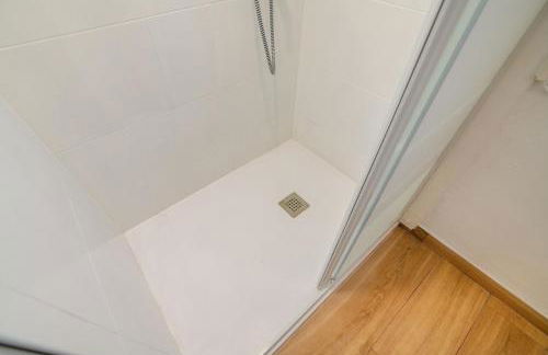 Playa a pie y a 15 minutos de Ramblas y Plaza Catalunya en metro - Foto 24