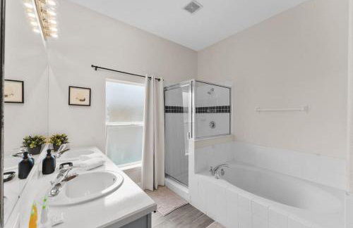 451 Davenport 5BR House with Heated Pool and Grill - Foto 27