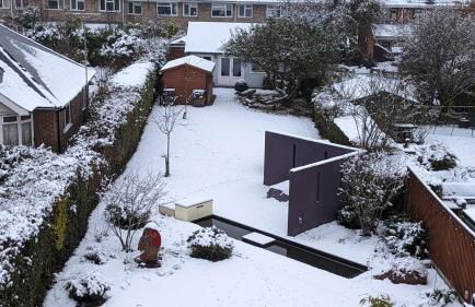 Cheltenham large house with gym, bar & hot tub - Photo 2