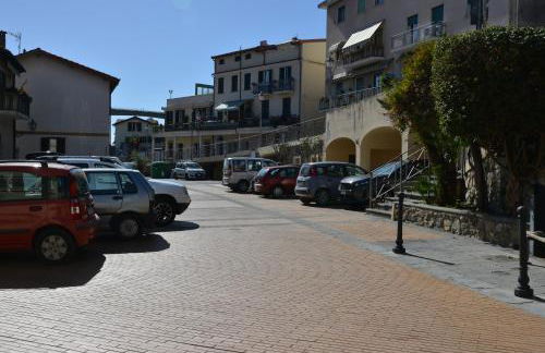 Nick House - Photo 10