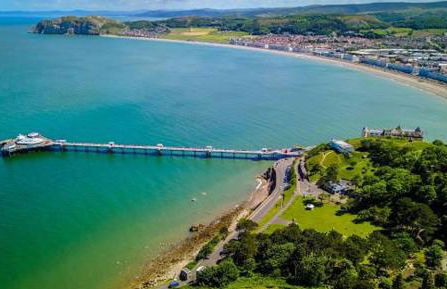 Stunning Barn Conversion with HOT TUB and ALPACAS - Ty Cerrig Barn - Photo 56