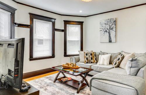 4 Mi to Fenway Park Pet-Friendly Dorchester Apt! - Photo 2