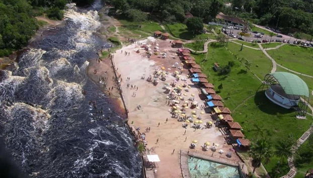 Panoramica delle cascate Presidente Figueiredo