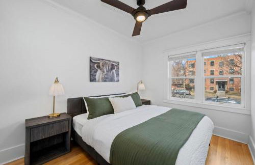 Campus Corner Retreat Two King Beds and Dog Friendly - Foto 8