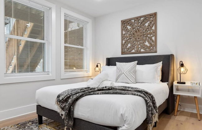 Excellent 2-br Condo in Hip Area of DC - Photo 4