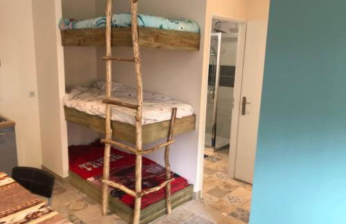 Chalet authentique à Clermont-Créans avec piscine partagée - Photo 23