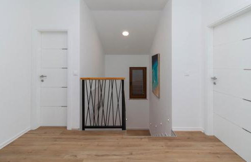 Gorgeous Home In Smokovic - Photo 26