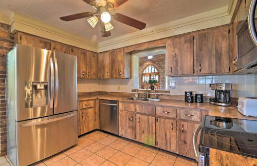 Grand Valrico Home with Deck, Fire Pit and Yard! - Foto 14