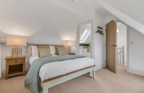 Honeysuckle Cottage - Hot Tub Packages Available - Photo 14