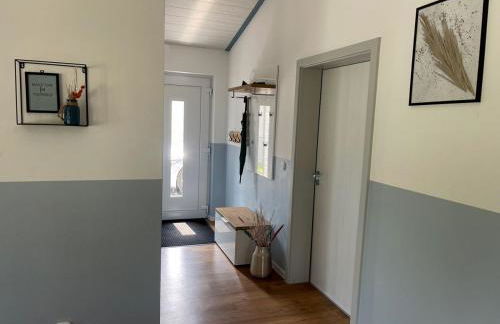 Ferienhaus Deluxe, direkt am See, mit hauseigener Panorama Außensauna, zwei Badezimmern, Tretboot, Kamin, in direkter nähe zum Kinderspieleparadies sowie Reit- und Ponyhof, 1 bis 8 Personen - Photo 13