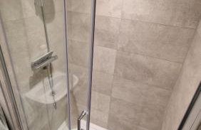 Number 15 Luxurious Two Bedroom Apartment - Photo 28