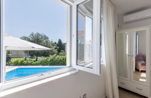 Villa KaTess with heated pool - Photo 1